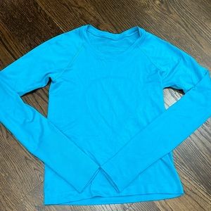 Lululemon long sleeve size 4